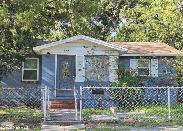 Property at 1305 E 30th St, Jacksonville, FL 32206, 2 beds, 1 bath