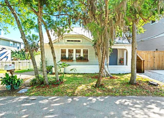 Property at 29 Oak St, St. Augustine, FL 32084, 2 beds, 1 bath