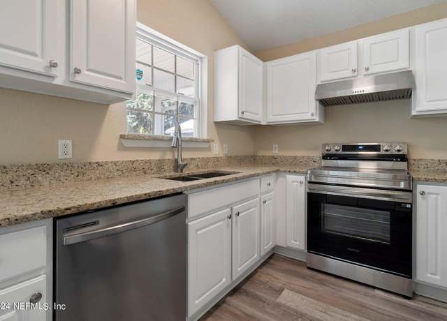 Property at 558 Lena St, St. Augustine, FL 32084, 2 beds, 2 baths