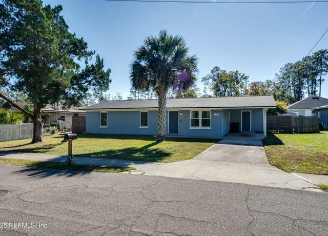 Property at 1111 Center St, Green Cove Springs, FL 32043, 4 beds, 1.5 baths