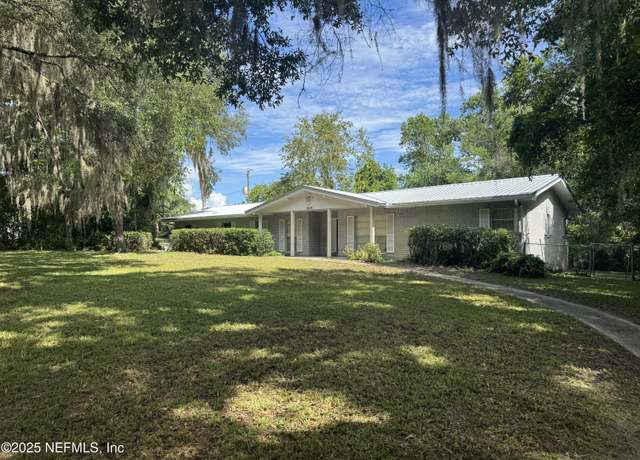 Property at 1800 Laurel St, Palatka, FL 32177, 3 beds, 3 baths