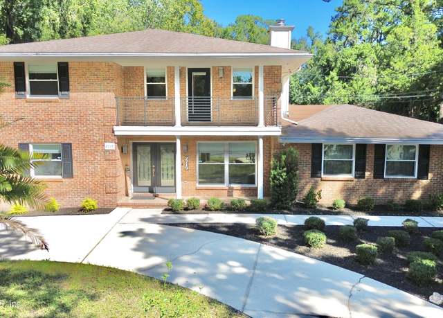 Property at 2719 Scott Mill Ln, Jacksonville, FL 32223, 5 beds, 3 baths
