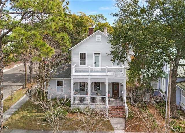 Property at 204 S 6th St, Fernandina Beach, FL 32034, 4 beds, 3 baths