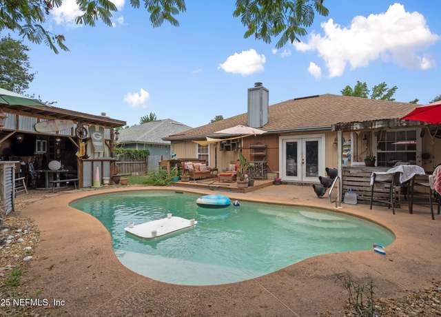 Property at 1942 Calusa Trl, Middleburg, FL 32068, 4 beds, 2 baths