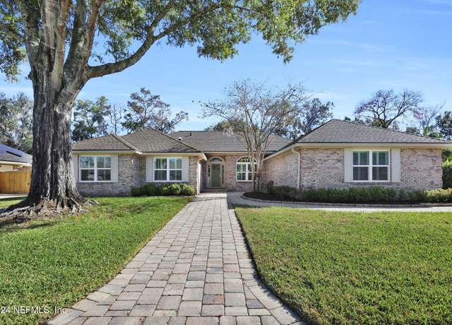 Property at 1737 Plantation Oaks Dr, Jacksonville, FL 32223, 4 beds, 2.5 baths