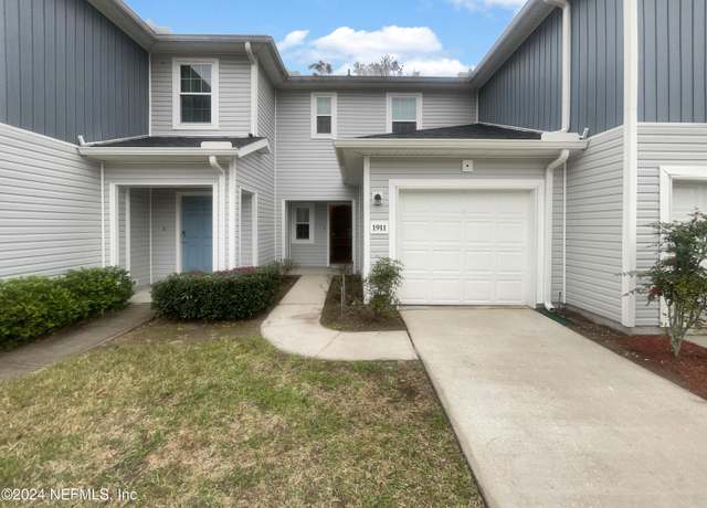 Property at 1911 Biscayne Bay Cir, Jacksonville, FL 32218, 2 beds, 2.5 baths