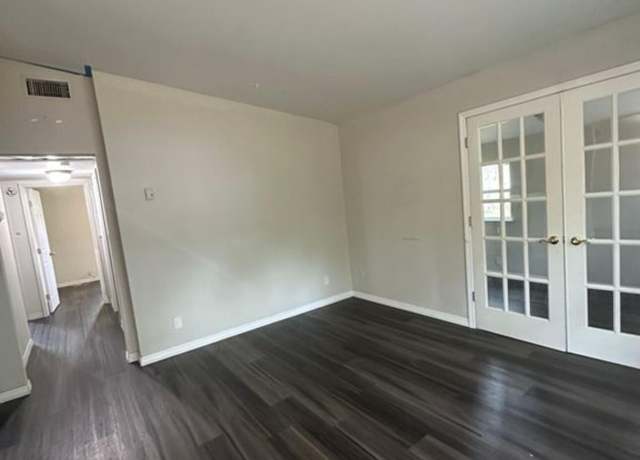 Property at 8916 Yeoman Dr, Jacksonville, FL 32208, 2 beds, 1 bath