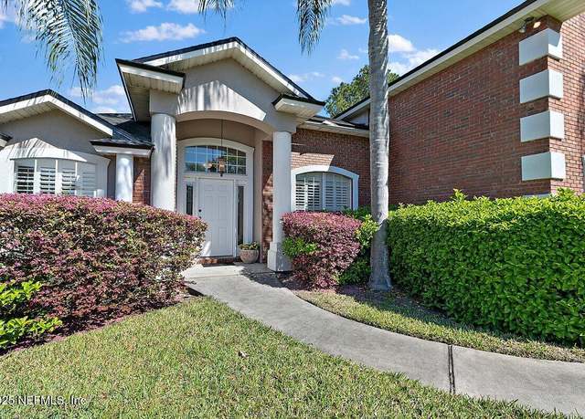 Property at 5635 Crest Creek Dr, Jacksonville, FL 32258, 5 beds, 3 baths