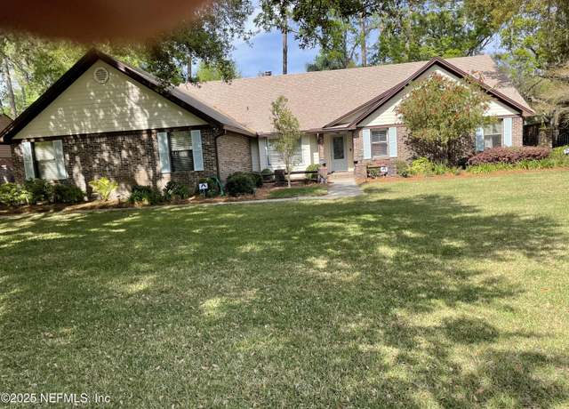 Property at 2635 Spreading Oaks Ln, Jacksonville, FL 32223, 5 beds, 3 baths