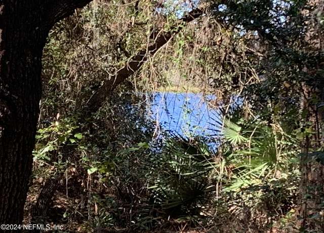 Property at 105 Palmer Dr, Interlachen, FL 32148