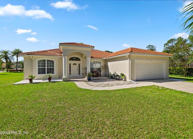 Property at 8 Village Cir, Palm Coast, FL 32164, 3 beds, 2 baths