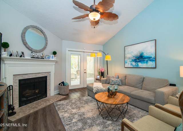 Property at 132 La Pasada Cir W, Ponte Vedra Beach, FL 32082, 3 beds, 2.5 baths