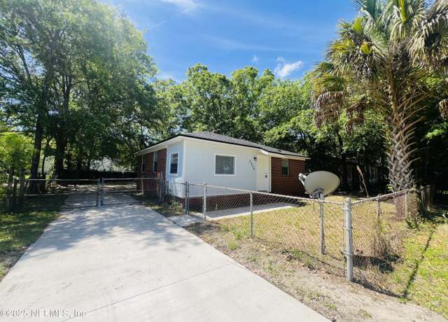 Property at 3354 Mabry Ter, Jacksonville, FL 32254, 3 beds, 1 bath