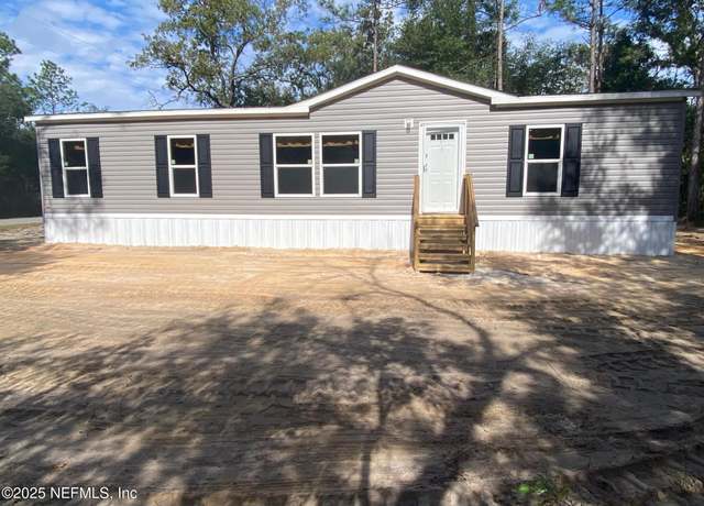Property at 208 Dawn Ave, Interlachen, FL 32148, 3 beds, 2 baths