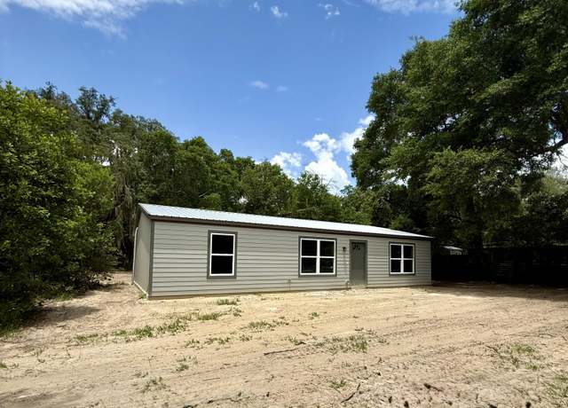 Property at 133 Cherokee Dr, Interlachen, FL 32148, 3 beds, 2 baths