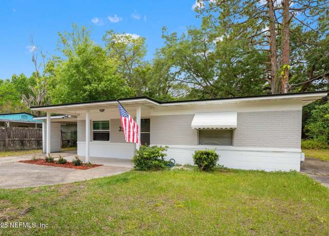 Property at 3930 Cottonwood Ln, Jacksonville, FL 32207, 2 beds, 1 bath