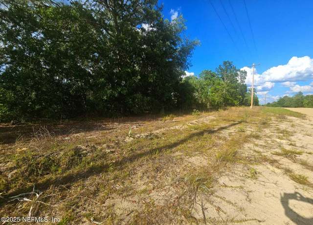 Property at 1302 Main St, Interlachen, FL 32148