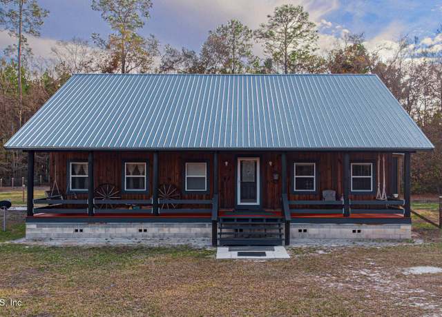 Property at 21000 Backwoods Ln, Sanderson, FL 32087, 2 beds, 1.5 baths