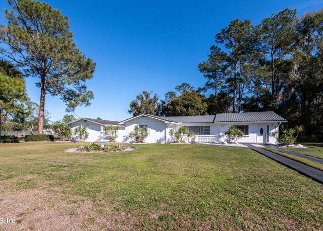 Property at 101 Harris St, Palatka, FL 32177, 3 beds, 3 baths