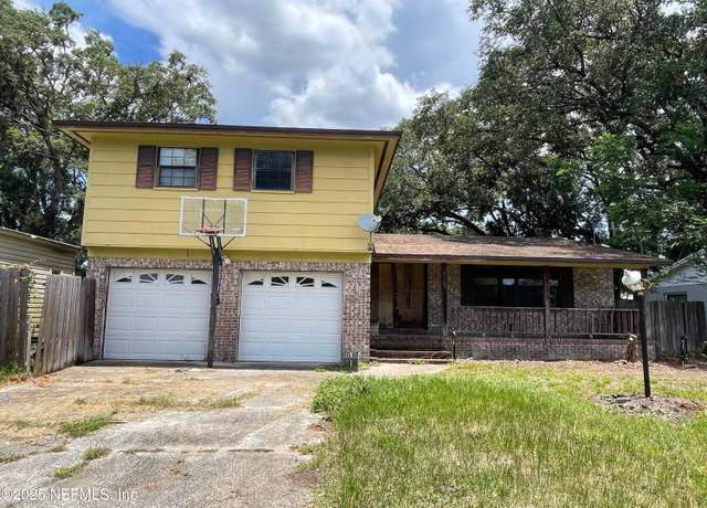 Property at 8263 Caravelle Dr, Jacksonville, FL 32244, 4 beds, 2.5 baths
