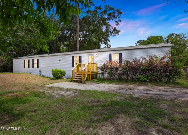 Property at 406 Cedar Ave, Palatka, FL 32177, 3 beds, 2 baths