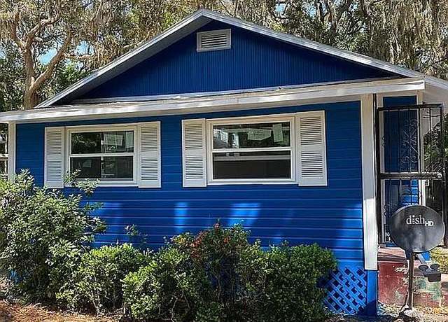 Property at 5466 Leonard St, Fernandina Beach, FL 32034, 2 beds, 1 bath