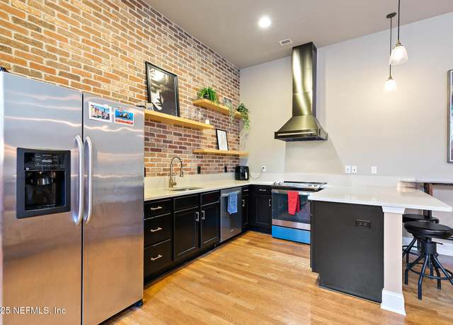 Property at 2525 College St #1105, Jacksonville, FL 32204, 1 bed, 1 bath