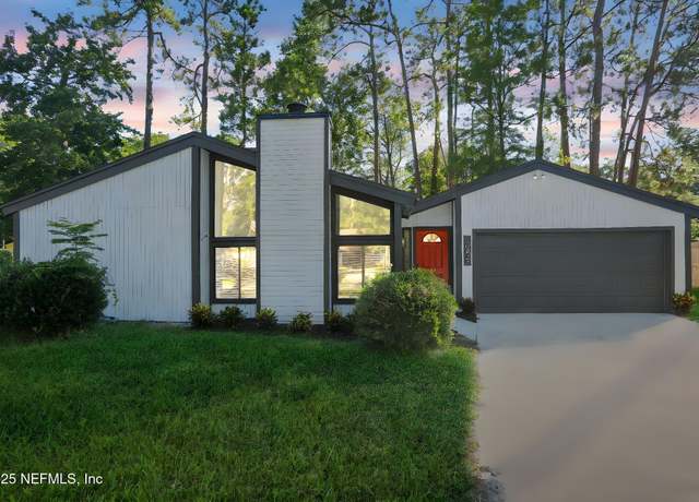 Property at 10633 Berghley Ct N, Jacksonville, FL 32257, 3 beds, 2 baths