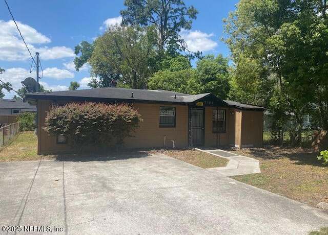 Property at 9162 Jefferson Ave, Jacksonville, FL 32208, 3 beds, 1 bath