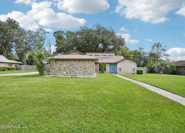 Property at 283 Glenlyon Dr, Orange Park, FL 32073, 4 beds, 2 baths