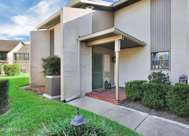 Property at 10103 Leisure Ln S, Jacksonville, FL 32256, 2 beds, 3 baths