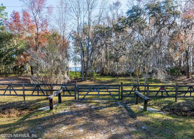 Property at 248 Saint Johns Dr, Palatka, FL 32177