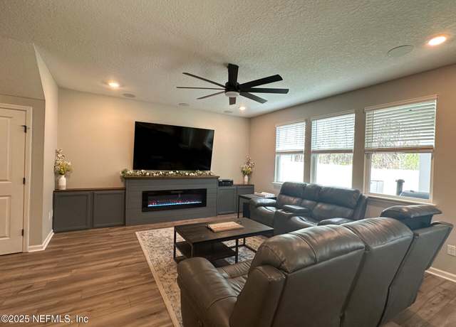Property at 3271 Loblolly Pne Ct, Middleburg, FL 32068, 3 beds, 2.5 baths