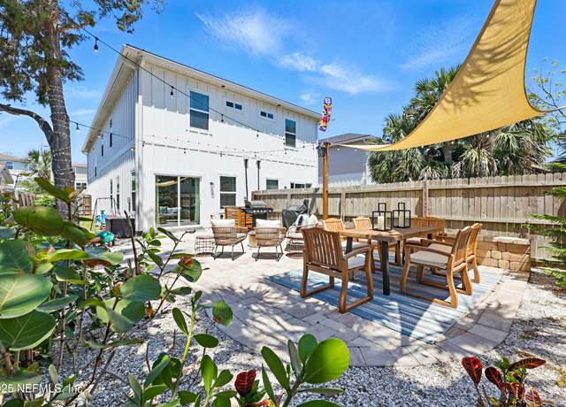 Property at 820 3rd Ave S, Jacksonville Beach, FL 32250, 4 beds, 2.5 baths