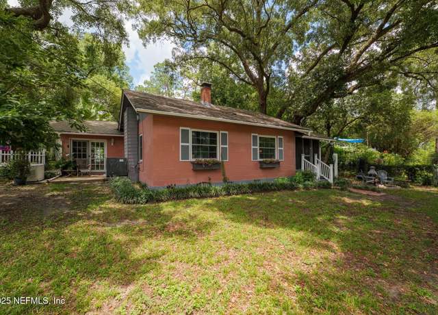 Property at 360 SE Lakeview Dr, Keystone Heights, FL 32656, 2 beds, 1 bath