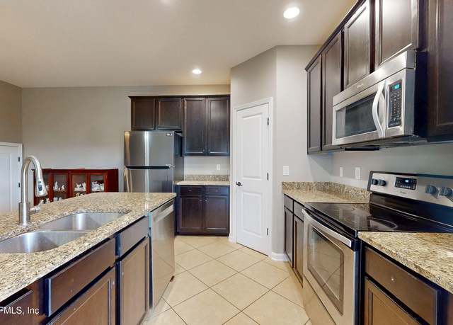 Property at 1724 Sanctuary Way, Fleming Island, FL 32003, 3 beds, 2.5 baths