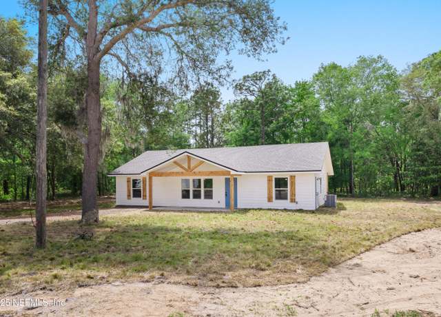 Property at 109 Ridge Ave, Crescent City, FL 32112, 3 beds, 2 baths