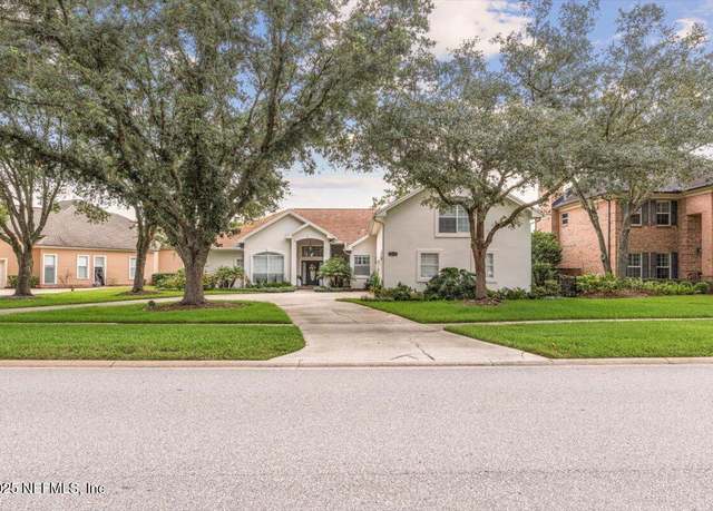 Property at 10143 Bishop Lake Rd W, Jacksonville, FL 32256, 4 beds, 3.5 baths