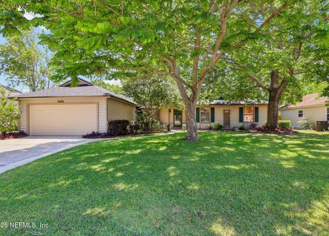 Property at 8459 Sand Point Dr W, Jacksonville, FL 32244, 3 beds, 2 baths