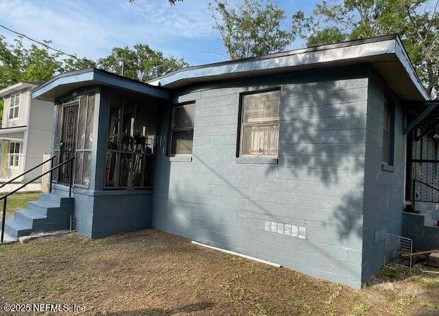Property at 843 Line St, Jacksonville, FL 32209, 3 beds, 1 bath