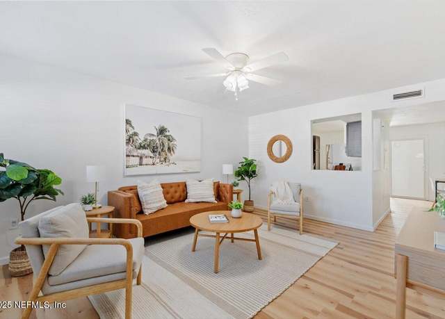 Property at 726 Cavalla Rd, Atlantic Beach, FL 32233, 2 beds, 1.5 baths