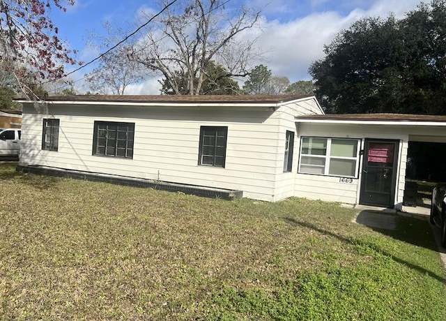 Property at 1669 Stafford Rd, Jacksonville, FL 32208, 3 beds, 1 bath