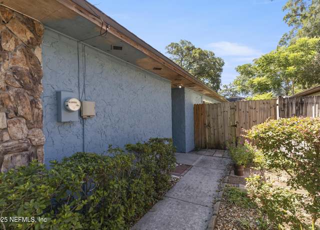 Property at 5328 Arlington Rd, Jacksonville, FL 32211, 2 beds, 2 baths