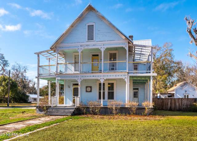 Property at 403 N Walnut St, Starke, FL 32091, 4 beds, 3.5 baths
