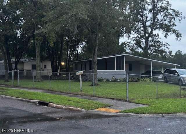 Property at 1998 W 30th St, Jacksonville, FL 32209, 3 beds, 1 bath