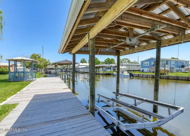 Property at 156 Moonlite Dr, Welaka, FL 32193, 2 beds, 2 baths