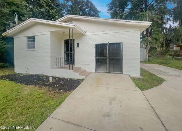 Property at 111 Long Branch Blvd, Jacksonville, FL 32206, 3 beds, 1.5 baths