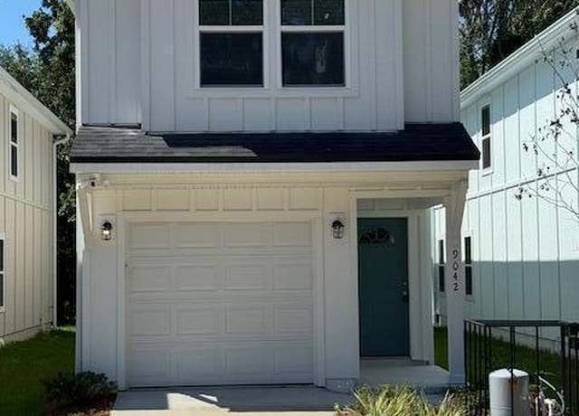 Property at 9042 Eaton Ave, Jacksonville, FL 32211, 3 beds, 2.5 baths