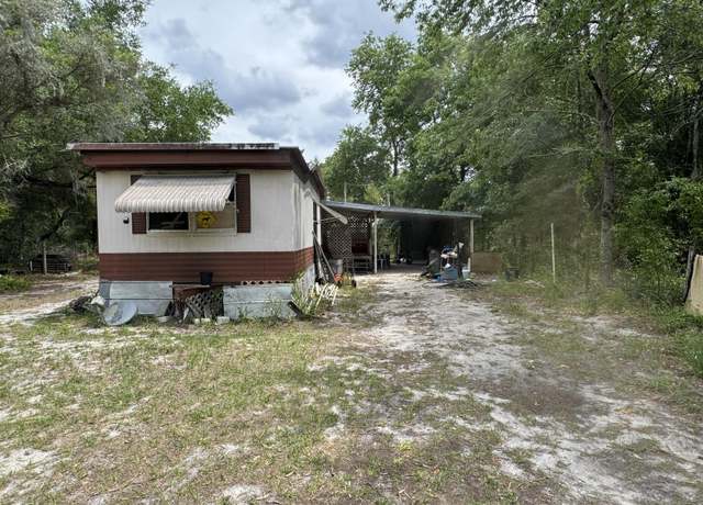 Property at 212 Dawn Ave, Interlachen, FL 32148, 2 beds, 1 bath