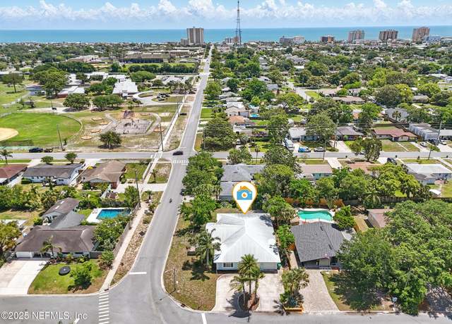 Property at 1815 Eastern Dr, Jacksonville Beach, FL 32250, 3 beds, 2 baths